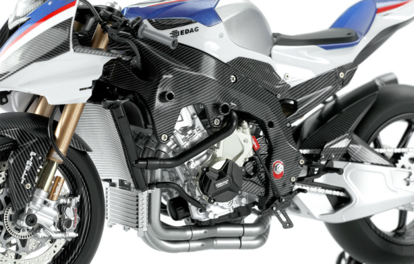 1/9 BMW HP4 RACE (Pre-colored Edition)